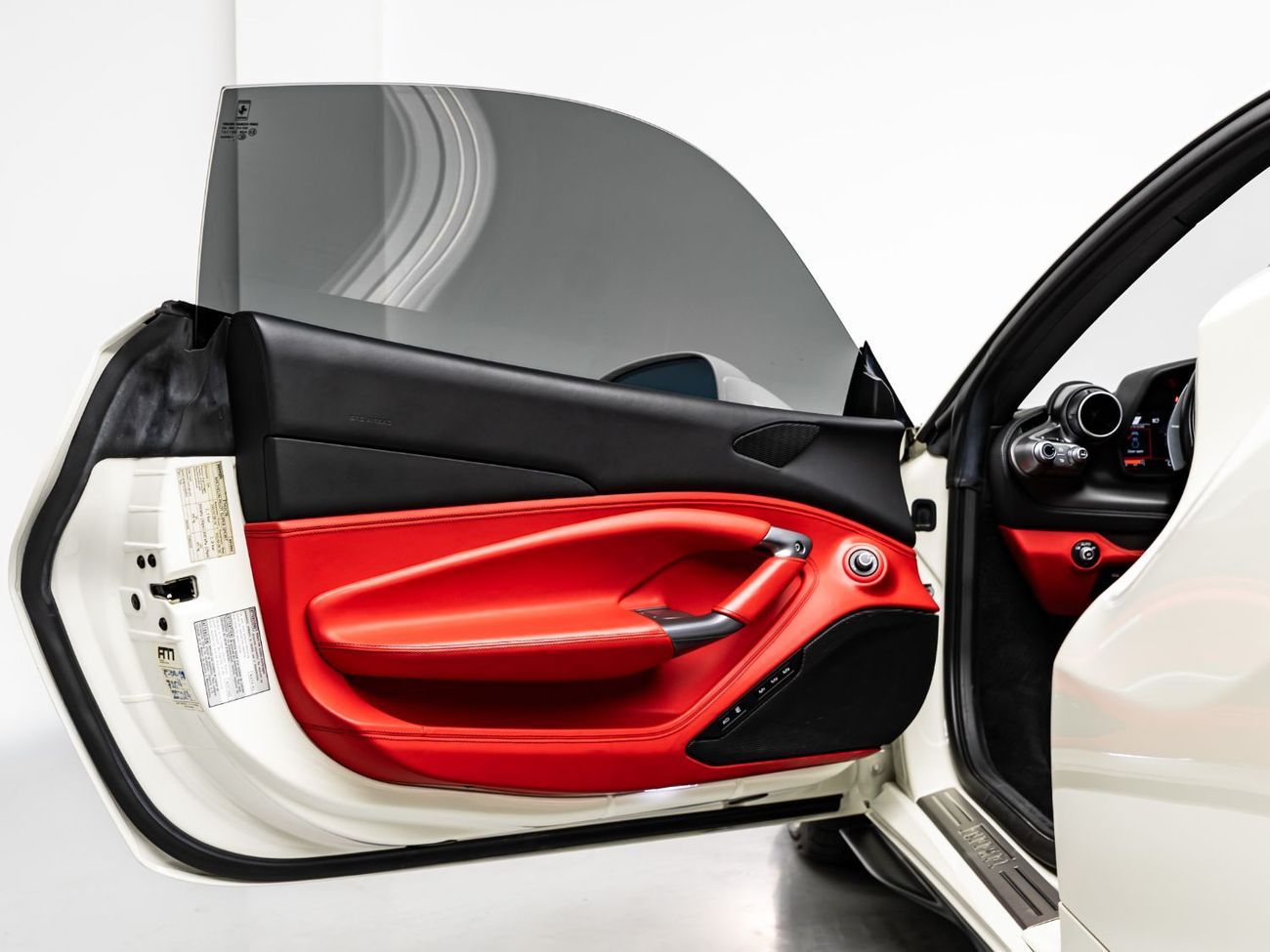 Ferrari F8 Tributo 3.9T V8 2020 Ferrari F8 Tributo, 2026 Ferrari Warranty, 2027 Ferrari Service Contract, Low KMs, GCC