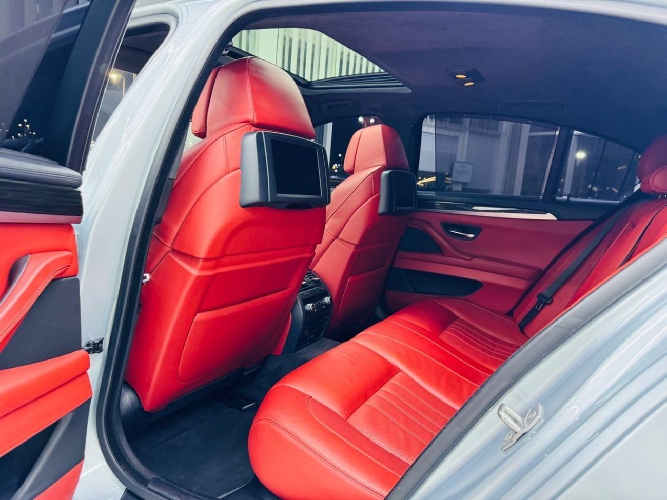 بي أم دبليو M5 Std 4.4L