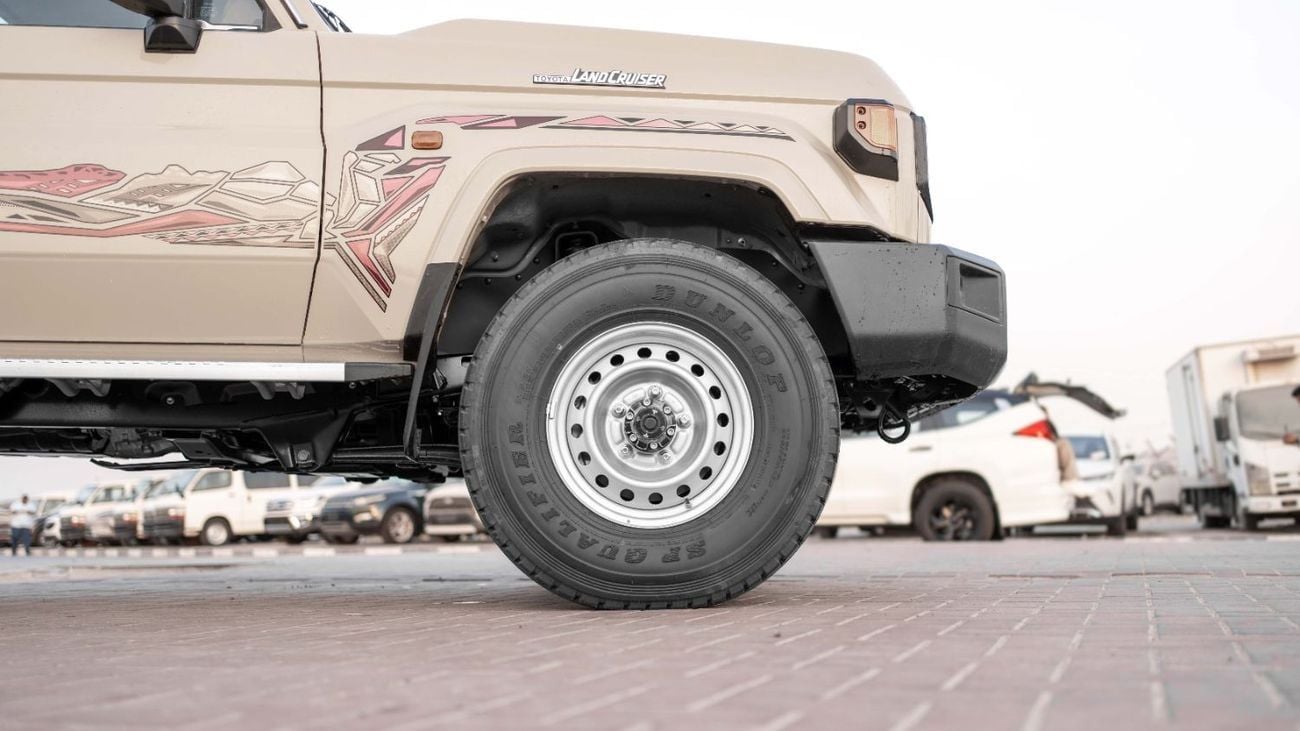 تويوتا لاند كروزر بيك آب 2025 Toyota Land Cruiser LC 79 2.8L AT Diesel with Chrome Bumper