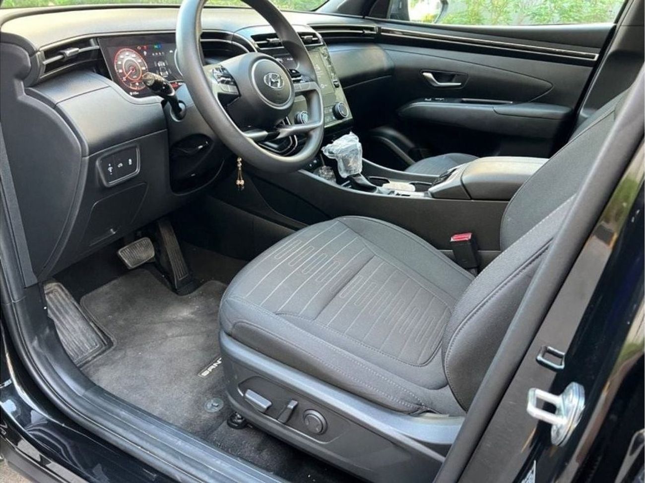 هيونداي سانتا كروز FULL OPTION KM 1400 4X4 PUSH START SUNROOF