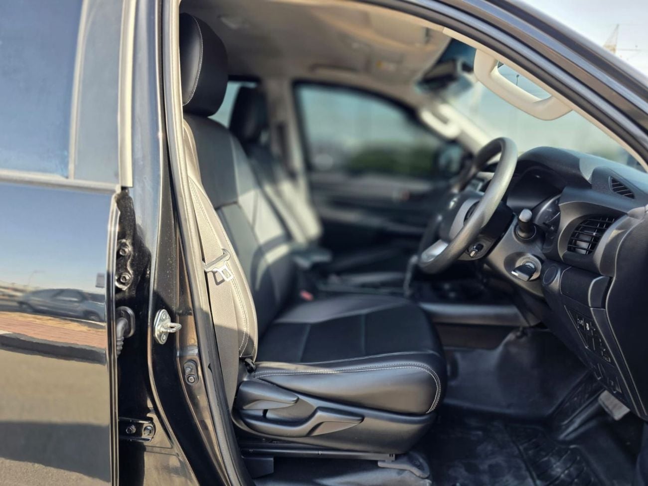 Toyota Hilux 2018 | 2.8L DIESEL | AT | RHD | SPORTS BAR | DOWNHILL ASSIST | CRUISE CONTROL