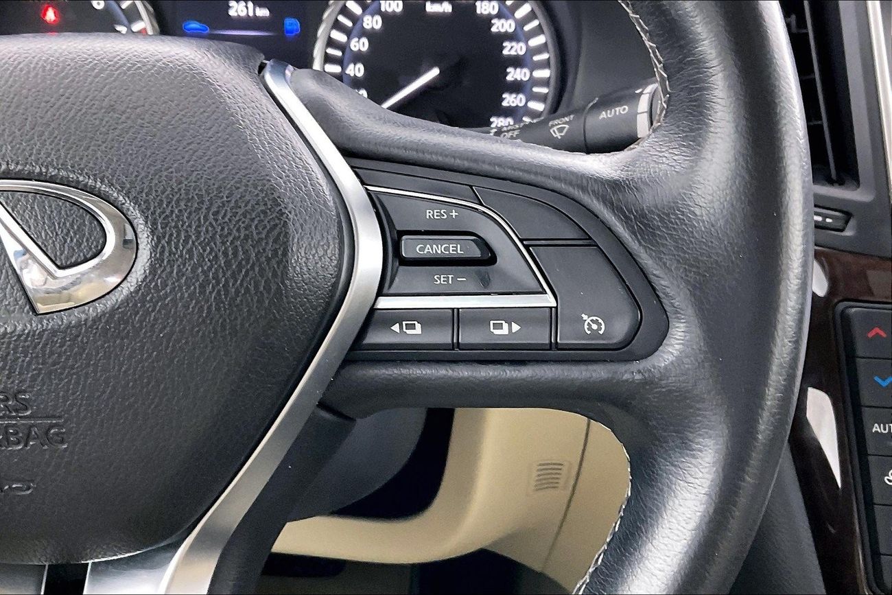 Infiniti Q50 Premium / Luxe