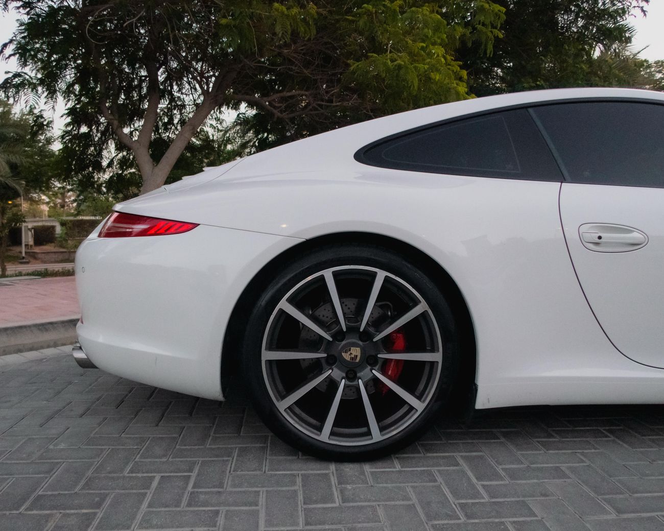 Porsche 911 Carrera S 3.8L (400 HP) Coupe