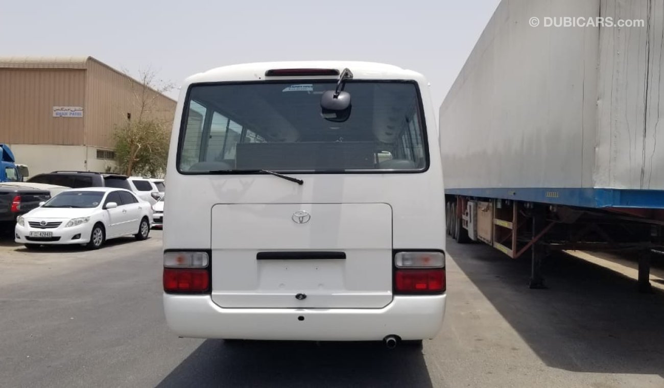 تويوتا كوستر 2014, Petrol, 29 Seats, Perfect in Condition [Left-Hand Drive]