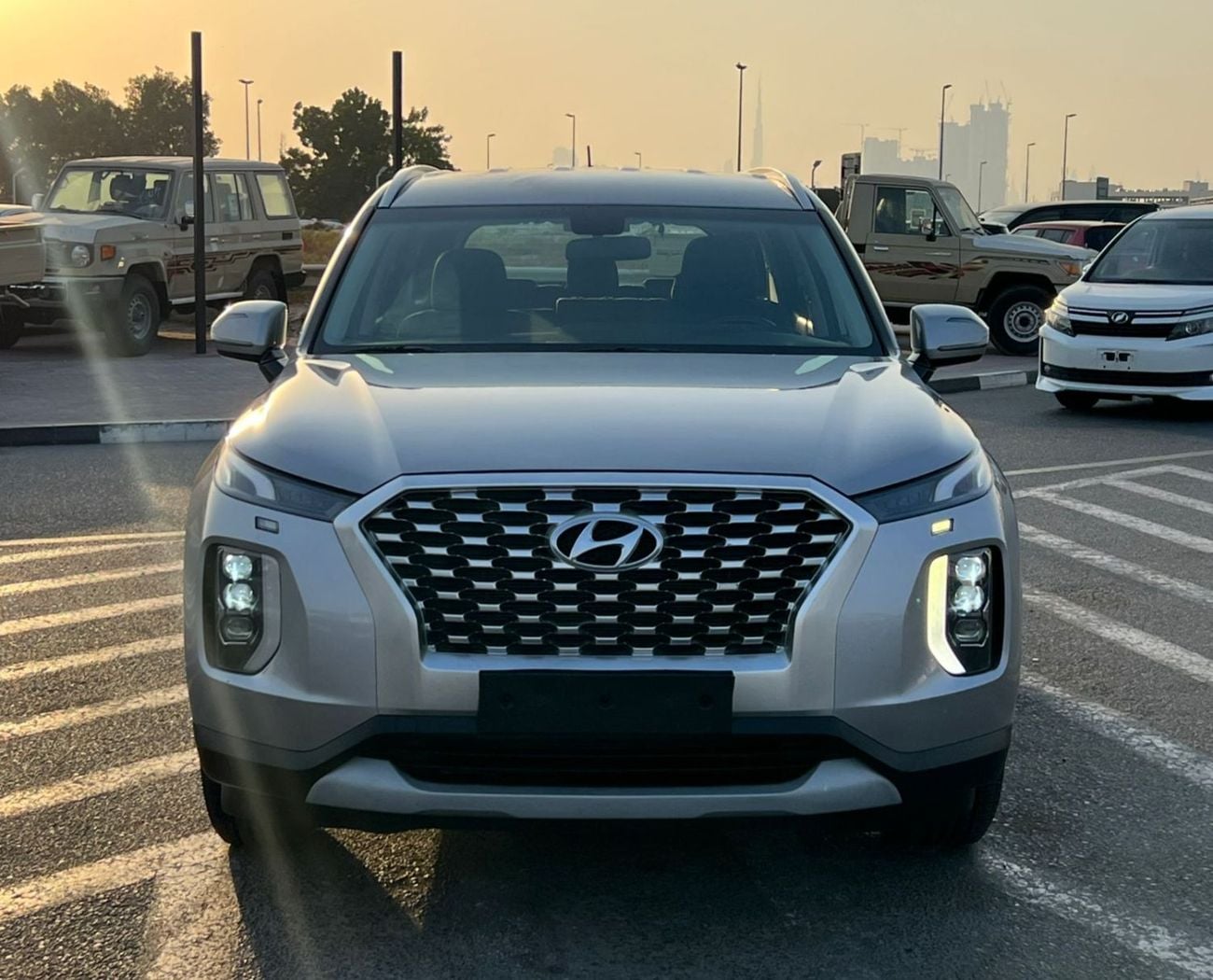 Hyundai Palisade 2022 Hyundai Paliside Gcc specs - 3.5L V6 -AWD 4x4 - Rear Camera & Sensor  - 7 Seater