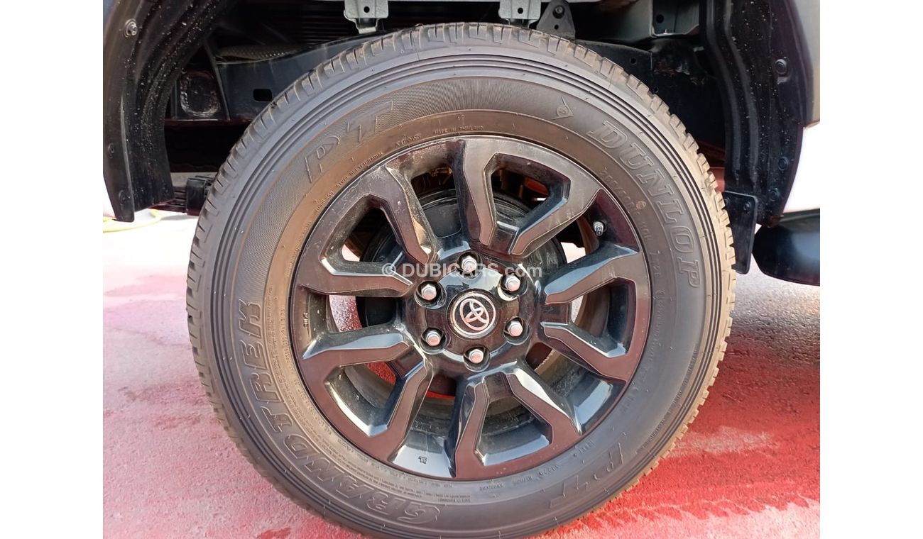 Toyota Hilux TOYOTA HILUX 4.0 ADVENTURE WHITE WITHOUT ROLLBAR WHITE 2023