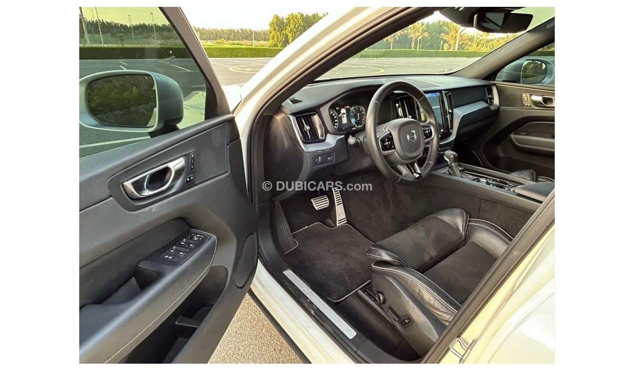 Volvo XC60 R Design XC-60 T5 R-DESIGN 2019 GCC // ORGINAL PAINT // FSH // UNDER WARRANTY // 2KEYS