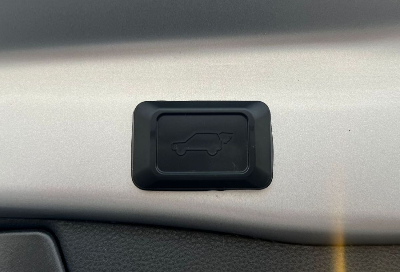 Toyota RAV4 2021 Toyota Rav4  XLE  Full Option AWD  -4x4-2.5L-V4- Sunroof Push Start Rear Camara