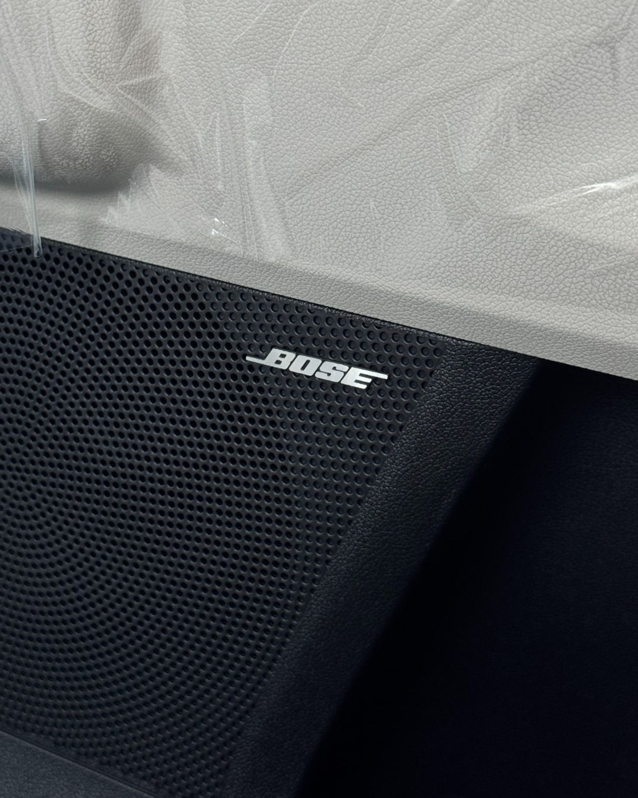 كيا سورينتو KIA SORENTO 1.6L (HYBRID) - BROWN 2025 MODEL -MID OPTION