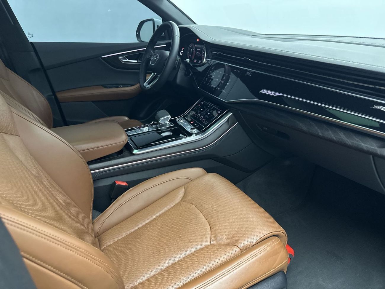 Audi Q8 55 TFSI quattro (340 HP) Luxury (Ref# 07009)