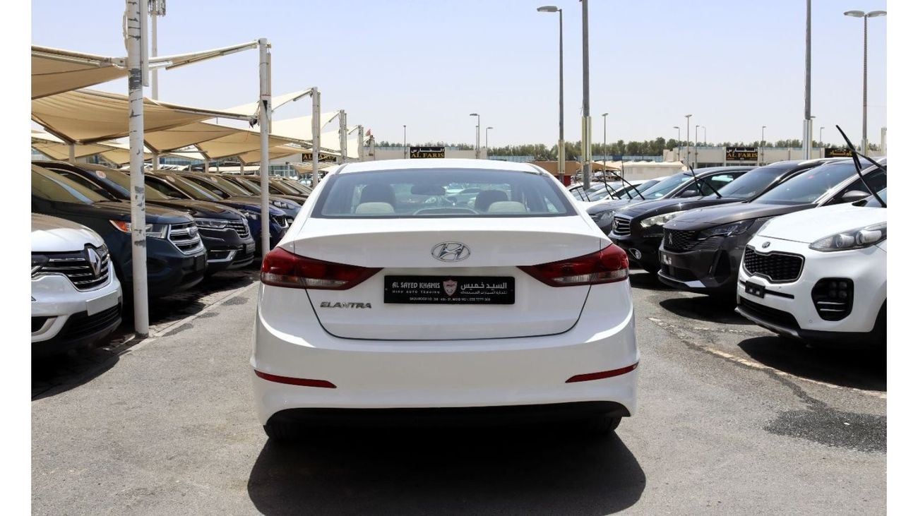 Hyundai Elantra GL High ACCIDENTS FREE - GCC - SUNROOF - ENGINE 1600 CC - PERFECT CONDITION INSIDE OUT