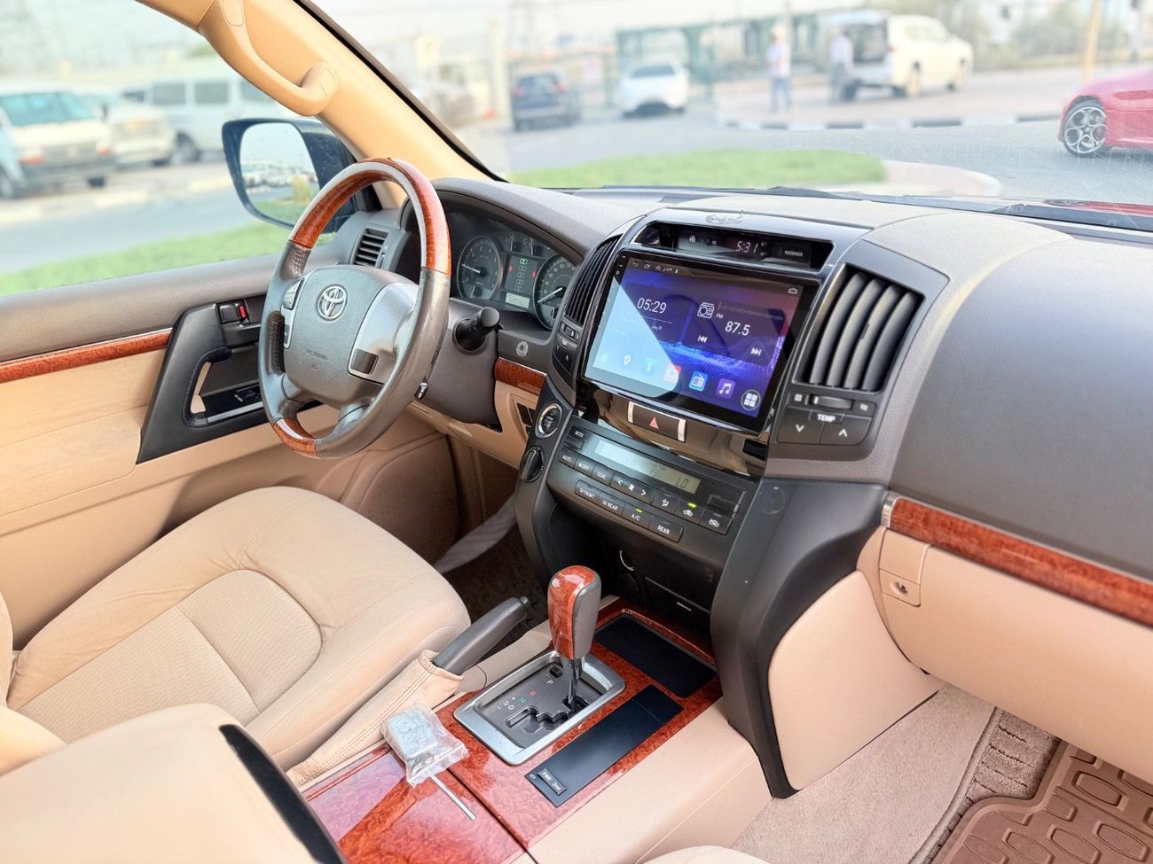 Toyota Land Cruiser Toyota landcuriser 2015 V6 GXR+ 4.0L full option original condition