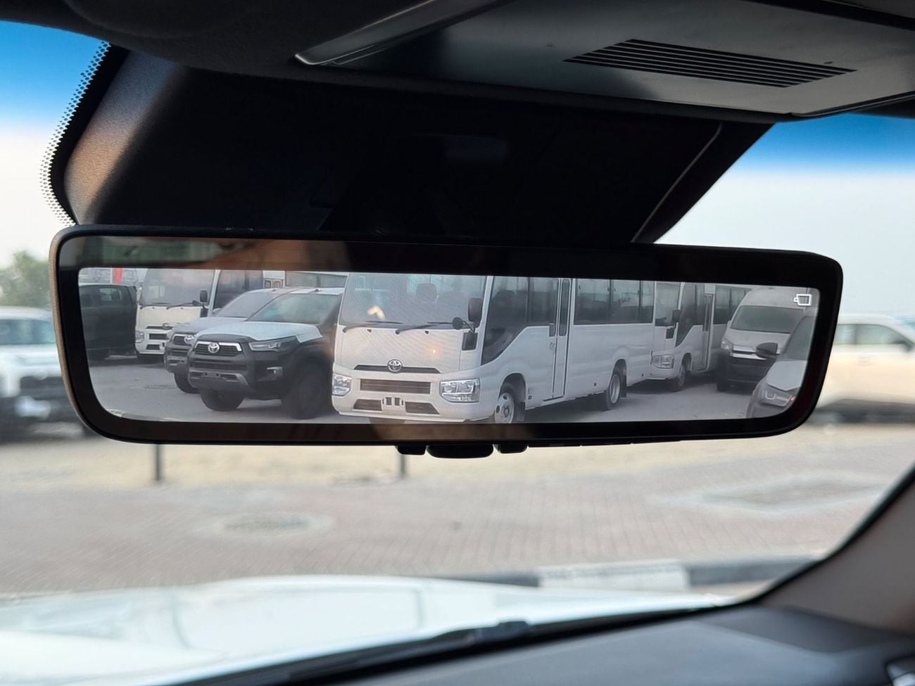 Lexus LX600 SIGNATURE 2023 LEXUS Lx600 SIGNATURE 7 SEATS 3.5TT AL FUTTAIM GCC 1st OWNER   KM: 71,000 PRICE: