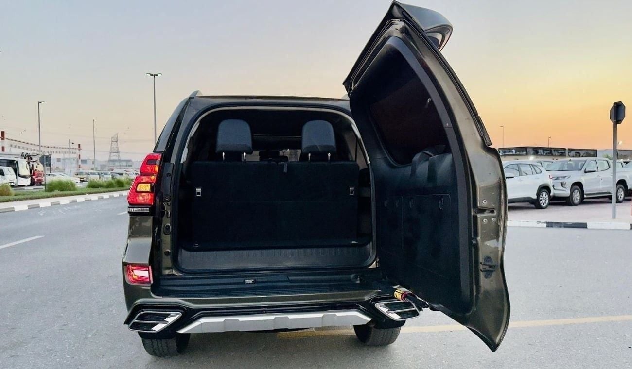 تويوتا برادو LIMGENE BODY KIT | SUNROOF | 2017 | RHD | 2.8L DIESEL | AT | PREMIUM CONDITION