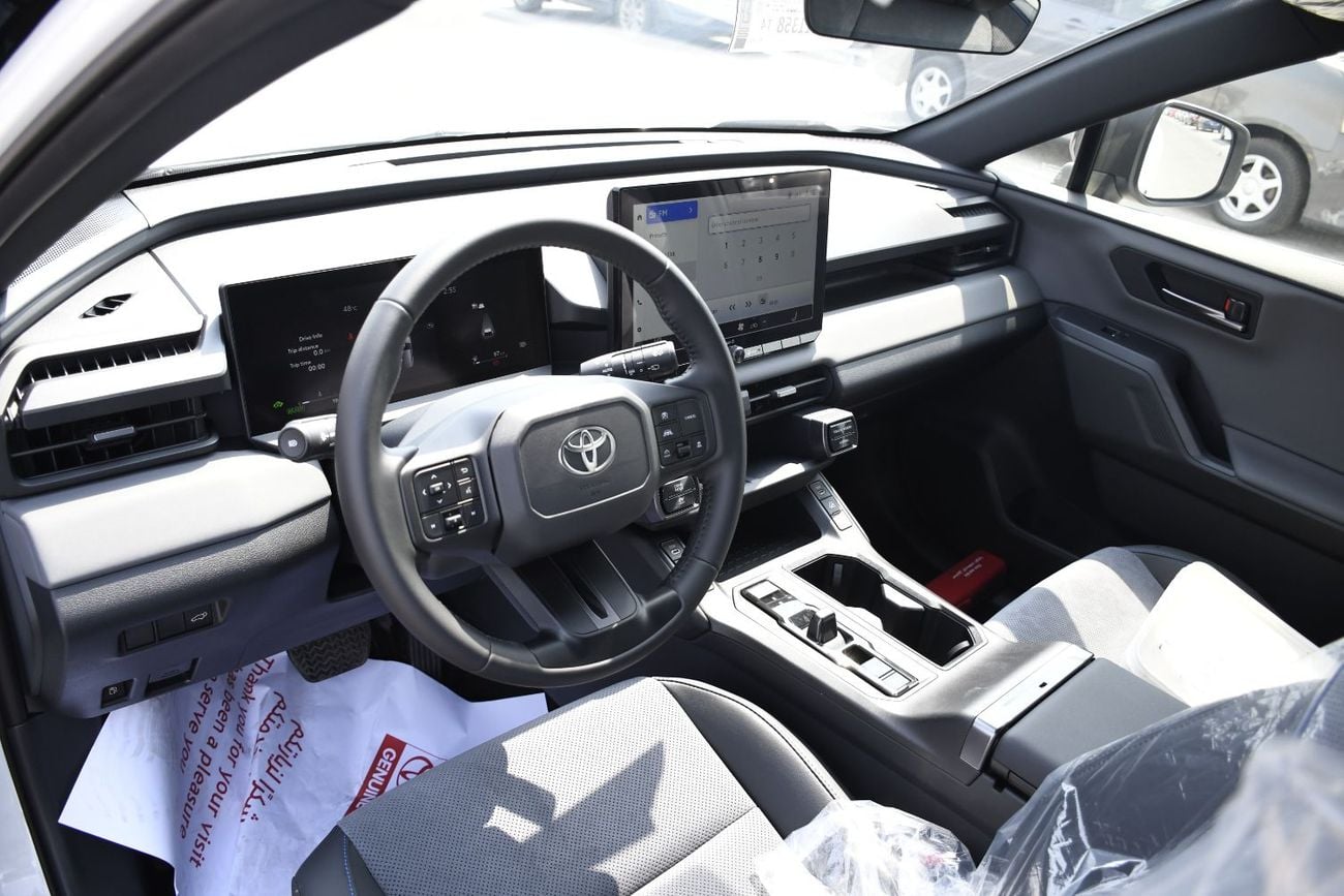 Toyota RAV4 VXR HEV 2.5L Hybrid AUTO PARK !  Panoramic Roof FULL OPTION
