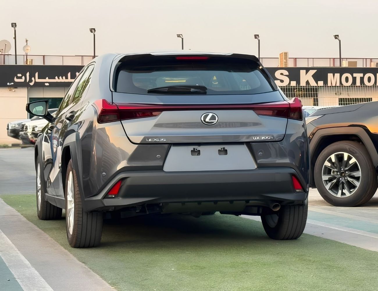 Lexus UX300h PREMIER PRIME HYBRID || 2.0L V4 / RADAR / LEATHER WITH PWR SEATS / SUNROOF / FULL OPTION (CODE # UX3HP)