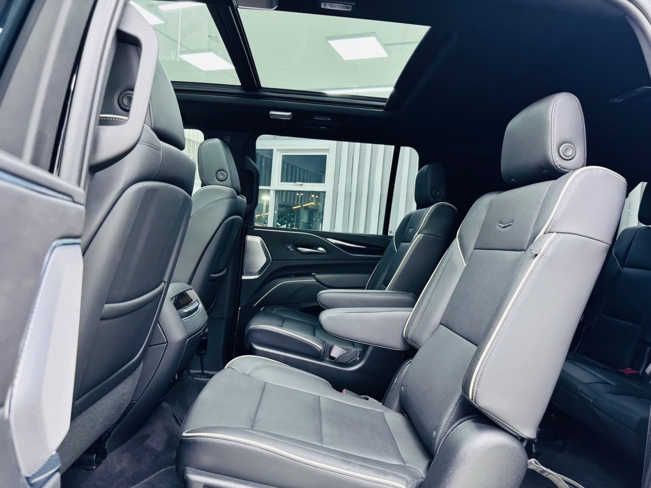 Cadillac Escalade Sport Platinum 6.2L 4WD