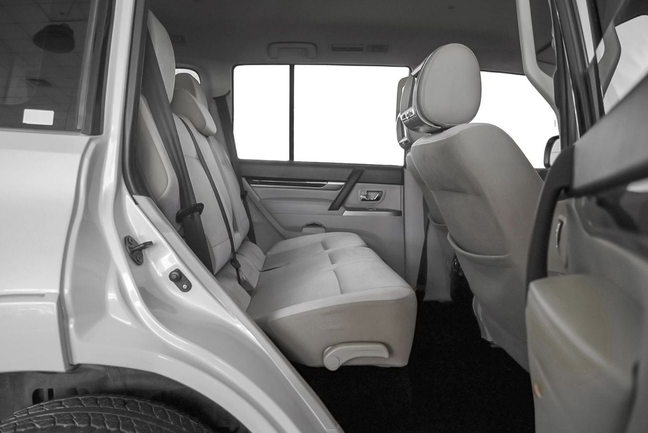 Mitsubishi Pajero GLS Base 3.5L (5 Seater)
