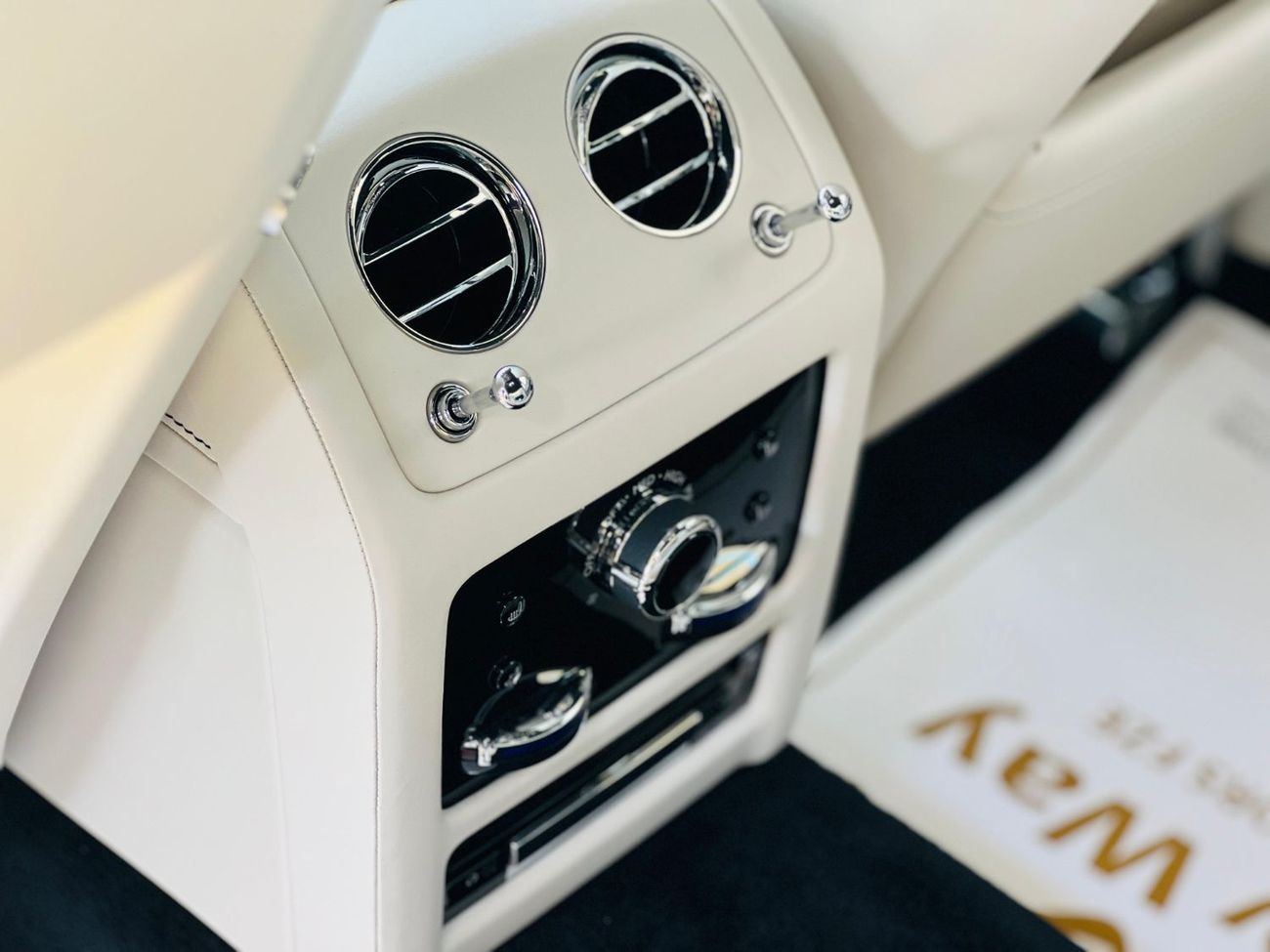 رولز رويس جوست ROLLS-ROYCE GHOST