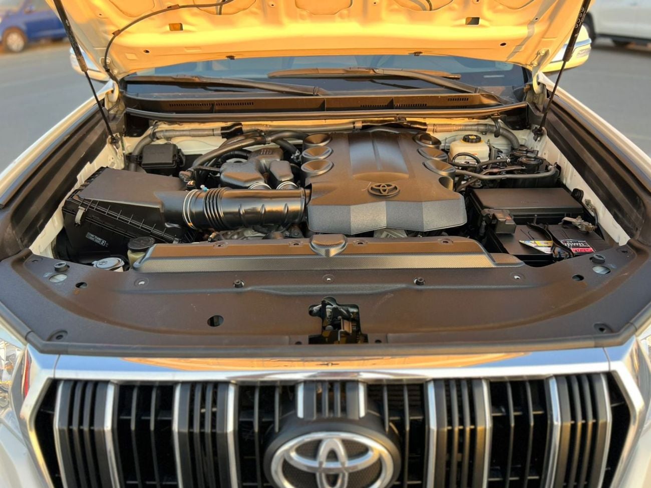 Toyota Prado 2019 Toyota Prado TXL 4.0L V6 Full Options - AWD 4x4  GCC- Electric Seat - Rear CAM & Sensors - Cool