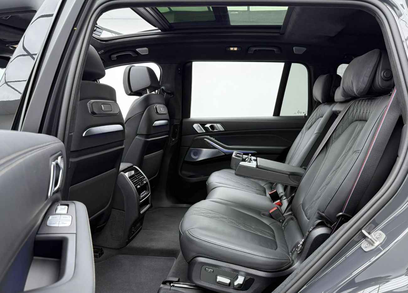 BMW X7 M60i 2024 BMW X7 M60i, 2029 BMW Warranty + Service Pack, Full BMW Service History, Very Low Km. GCC