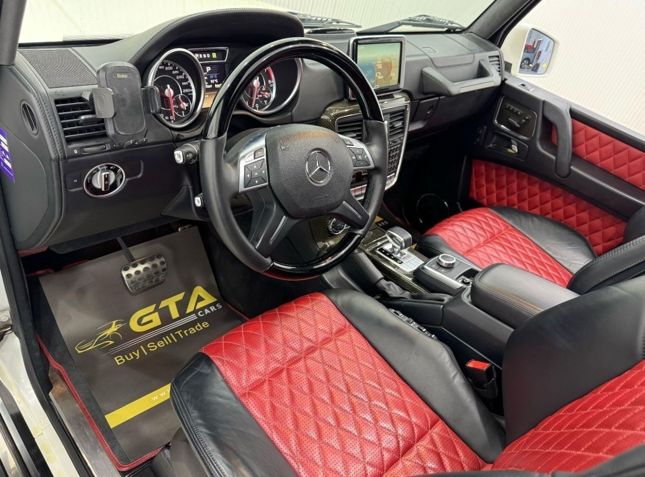 مرسيدس بنز G 63 AMG Std 5.5L 2014 Mercedes Benz G63 AMG, Service History, Carbon Fiber Package, Low Kms, GCC