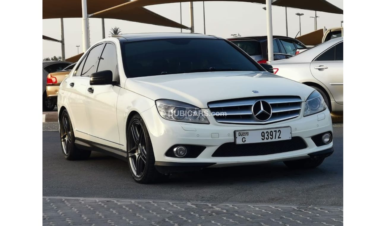 Mercedes-Benz C 300 Mercedes C300 2010 Gcc Specefecation Full Option Number 1