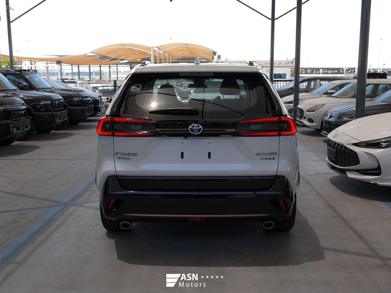 تويوتا وايلدلاندر  2.5L Hybrid 4WD 2025 (Clearance Price)