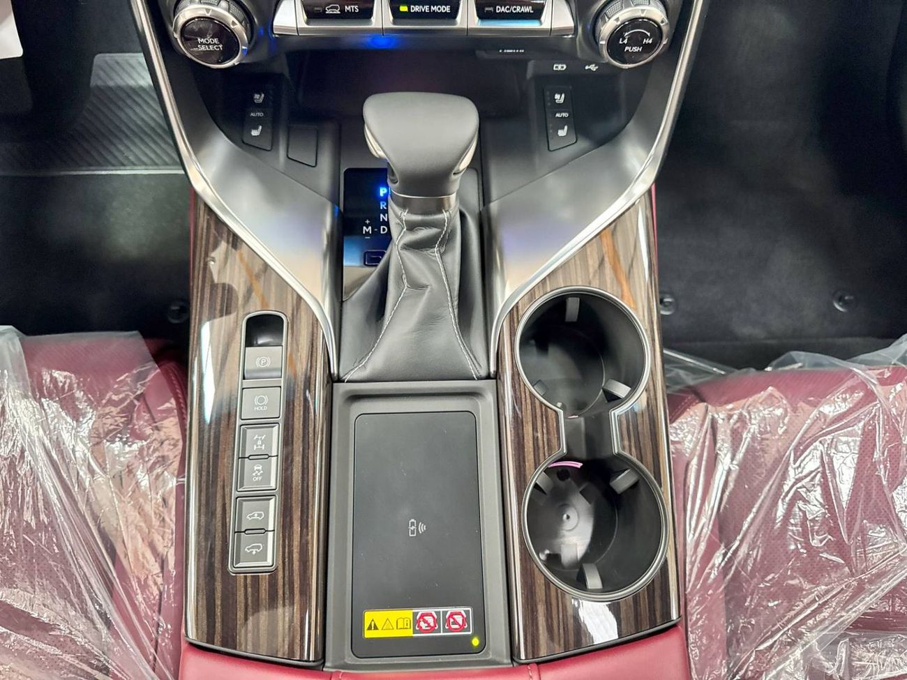 Lexus LX 500 2025 LX500 URBAN 3.3L DIESEL 25 SPEAKER 7-SEATS GCC BRAND NEW 0KM