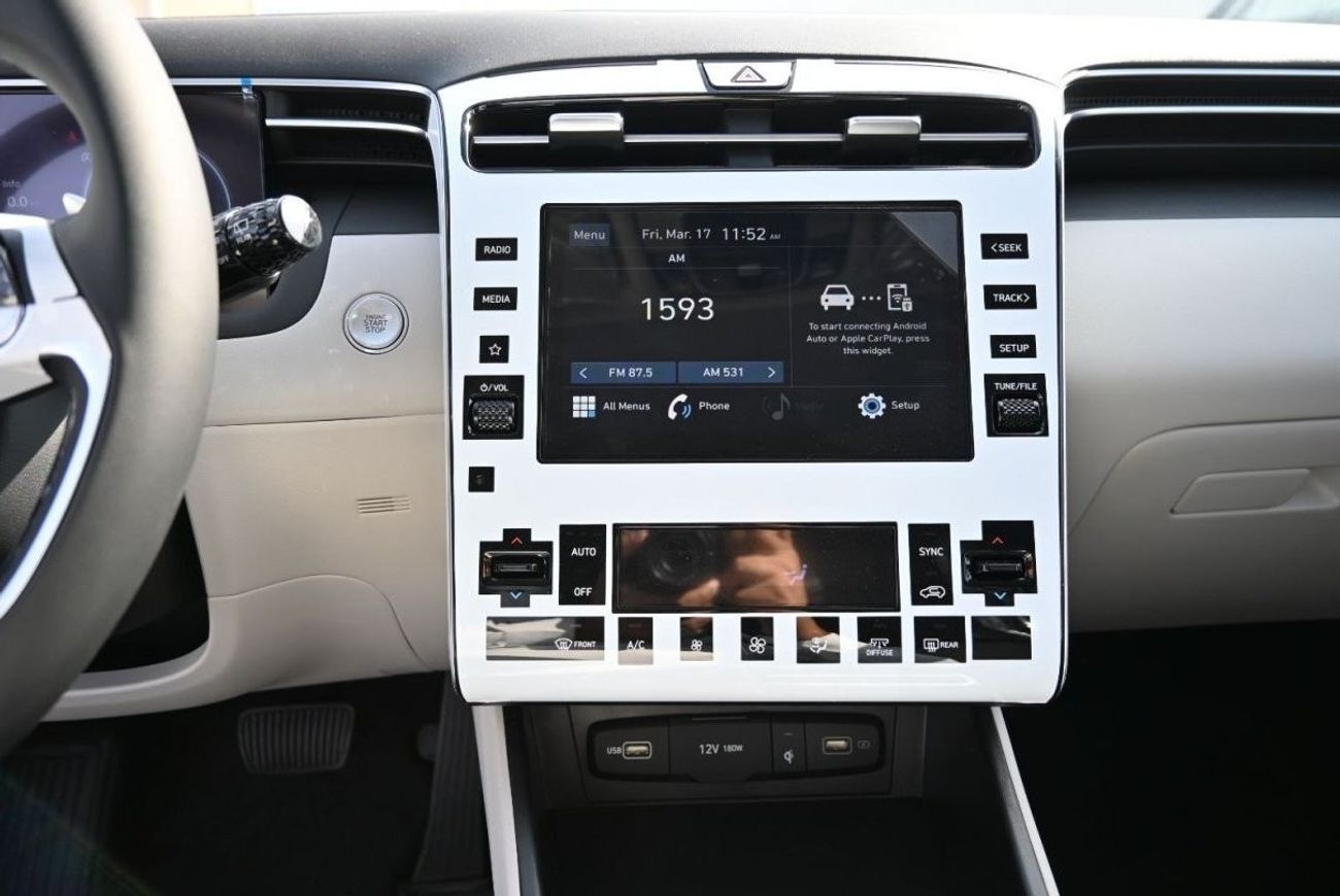 Hyundai Tucson Hyundai Tucson 1.6L Petrol, SUV, FWD, 5 Doors, Cruise Control, Panoramic Roof, Front Electric Seats,