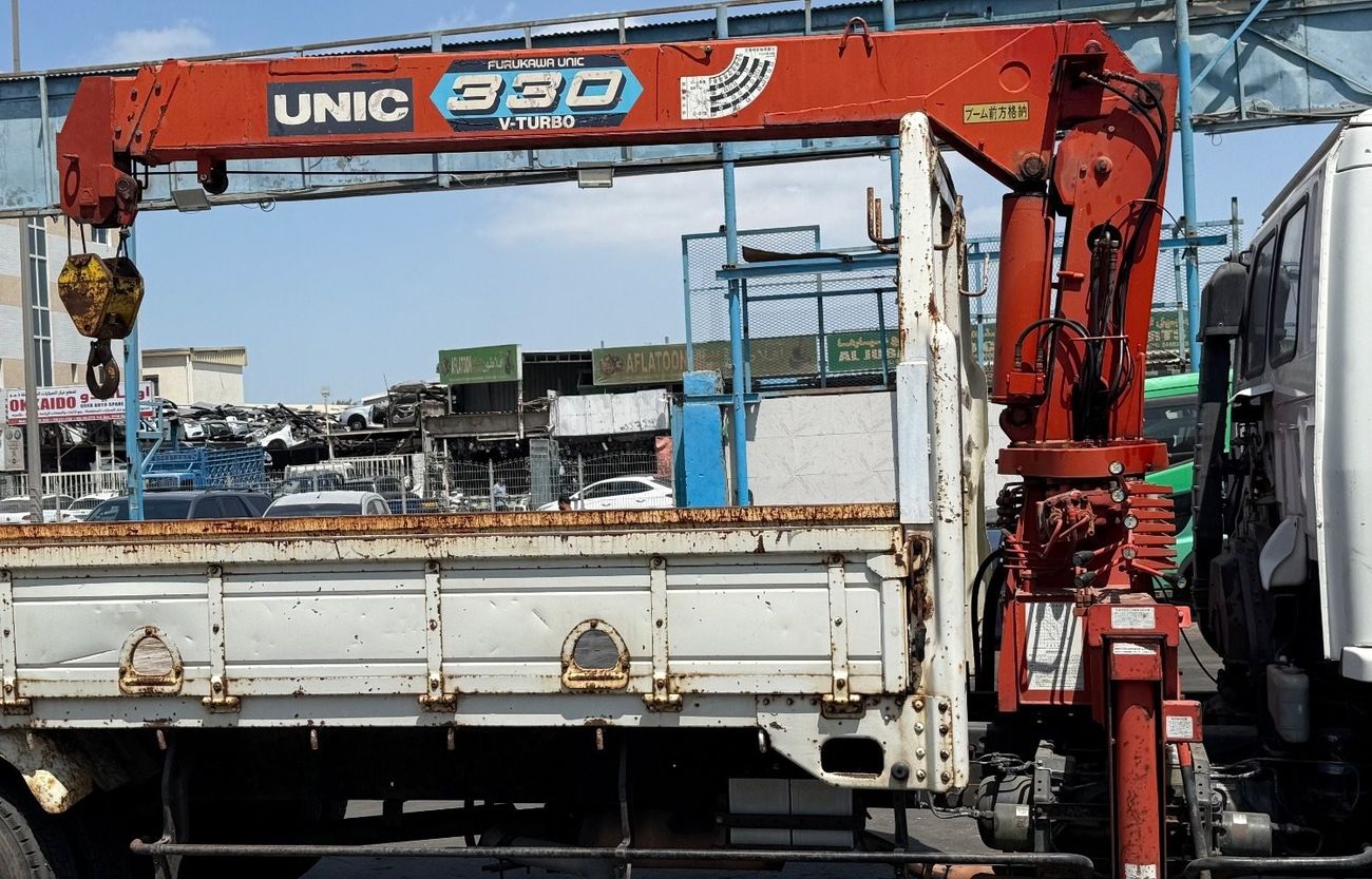 Isuzu Forward Unic Crane 330