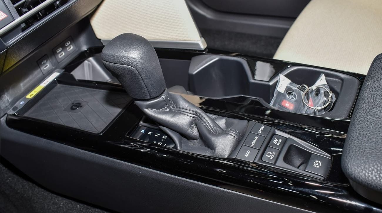 Toyota Camry E-PLUS. HEV