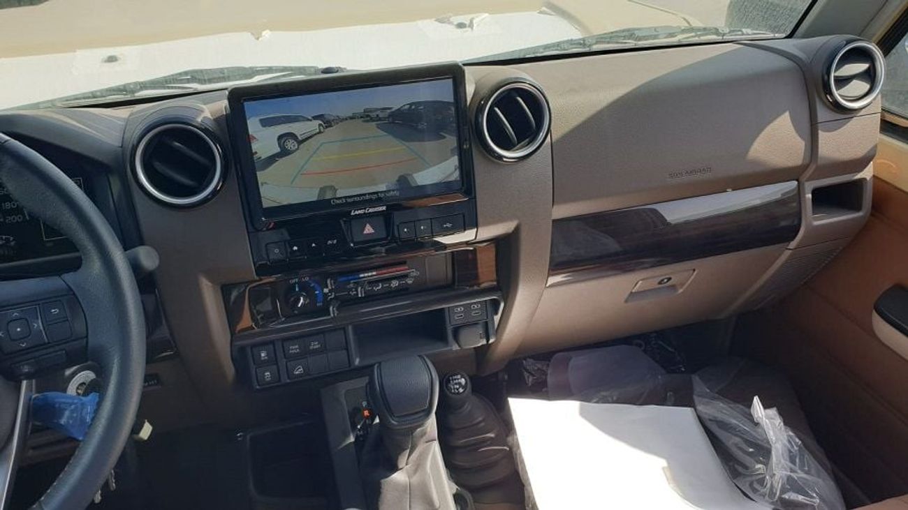 Toyota Land Cruiser Pick Up 4.0L 2D LX V6 4WD AT (PETROL)