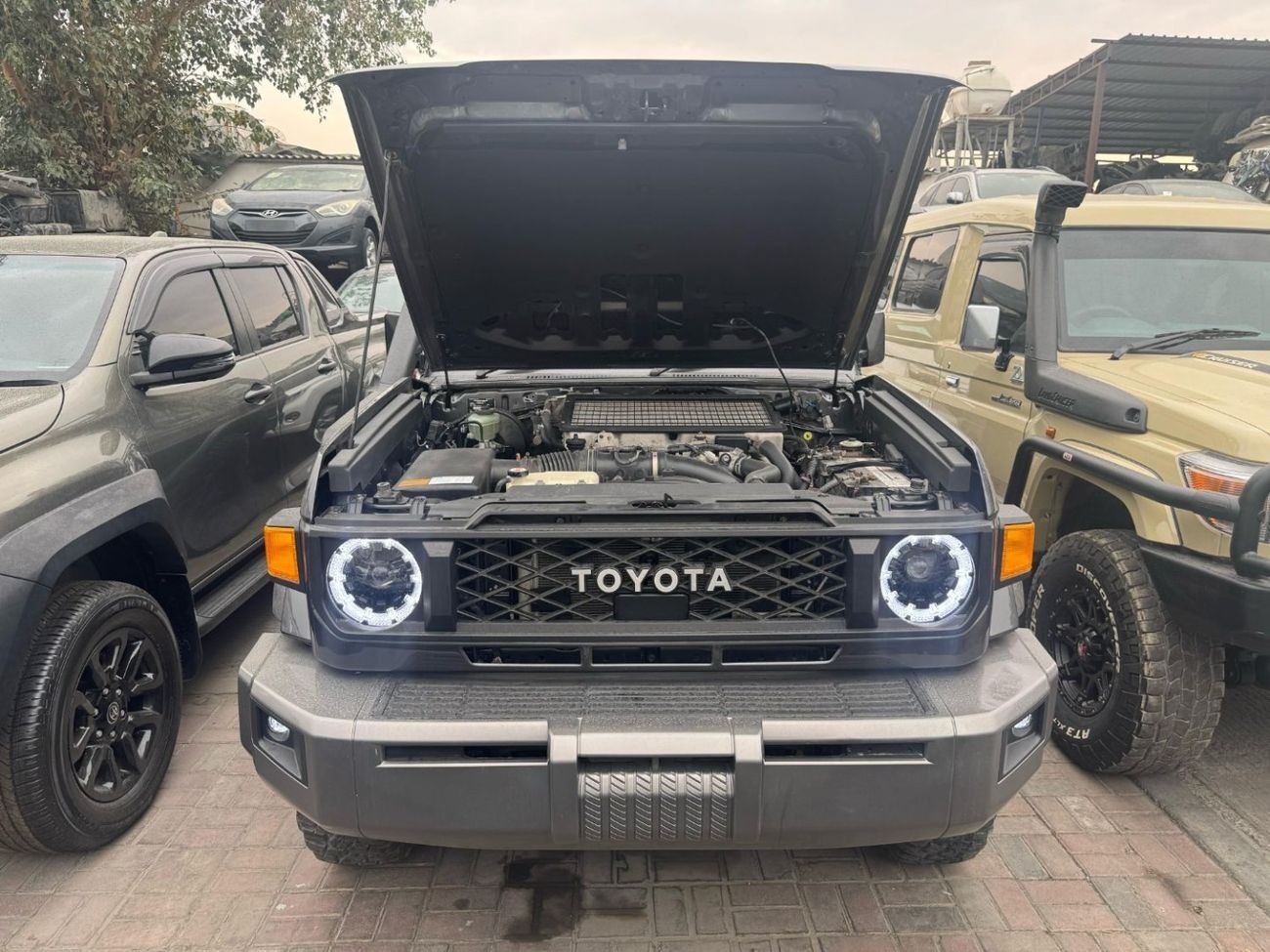 تويوتا لاند كروزر 70 Diesel 4.5 Liter Right Hand Drive 5 Doors Manual Gear