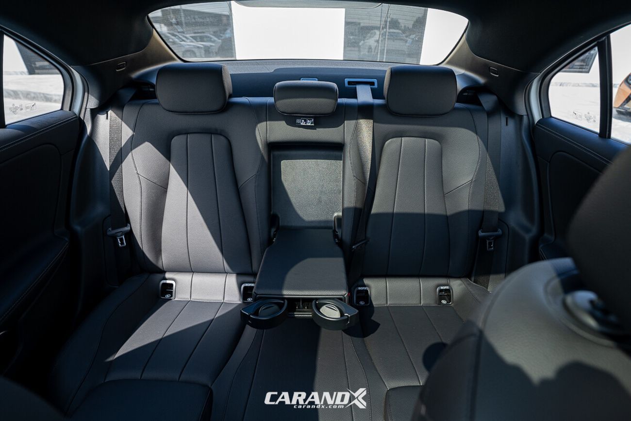 Mercedes-Benz A 180 Mercedes-Benz A 180 1.3L 2025