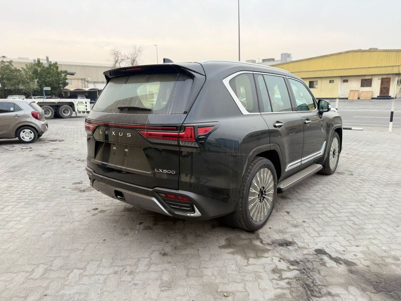 Lexus LX 600 VIP LAUNCH EDITION 3.5L