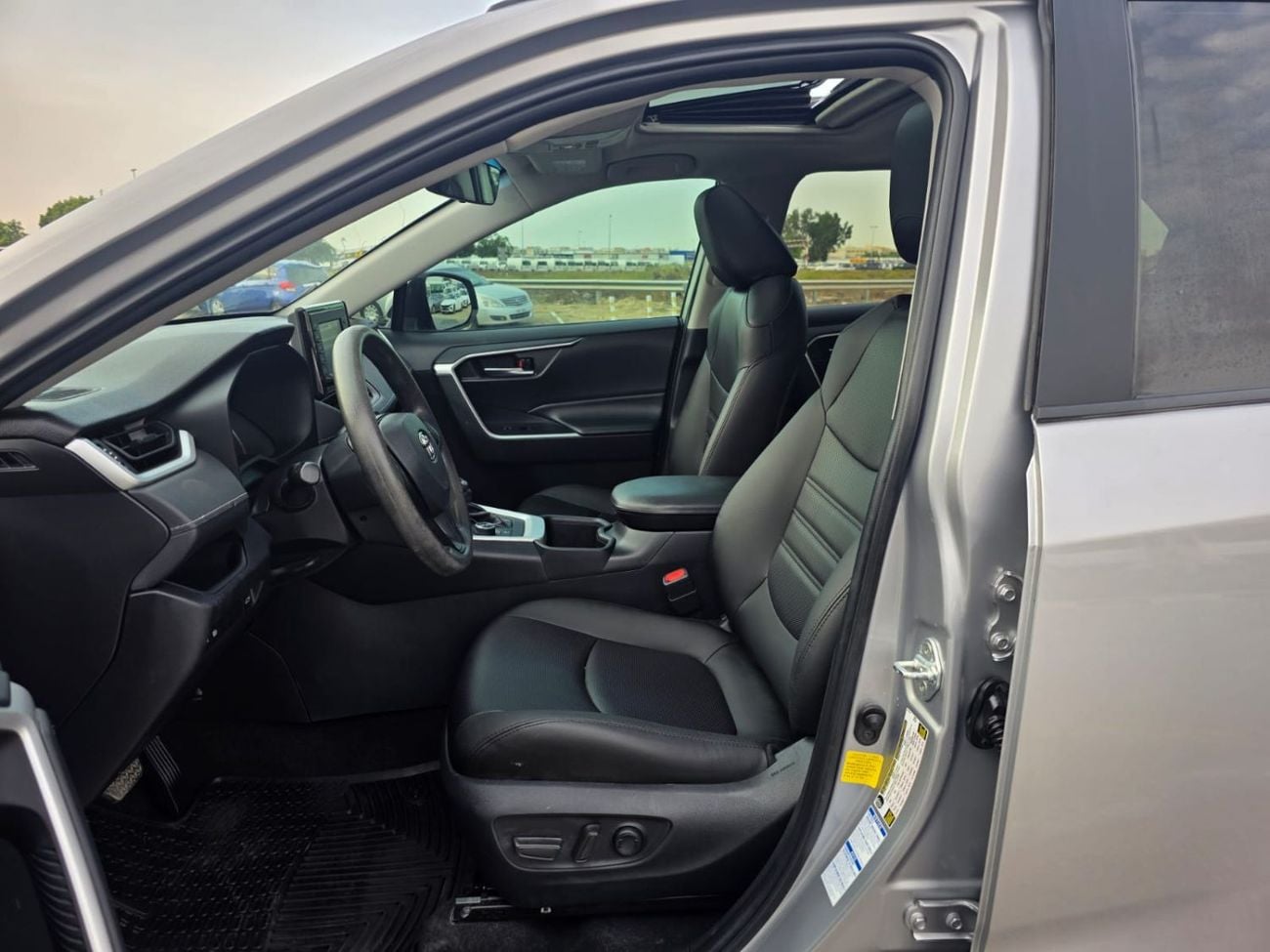 تويوتا راف ٤ 2.5L XLE Hybrid