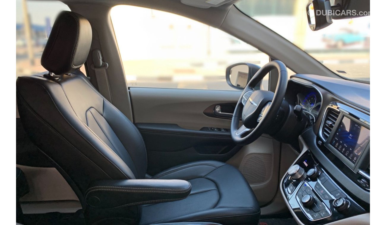 Chrysler Voyager FULL OPTION - AMERICAN SPEC - BRAND NEW CONDITION - 2020