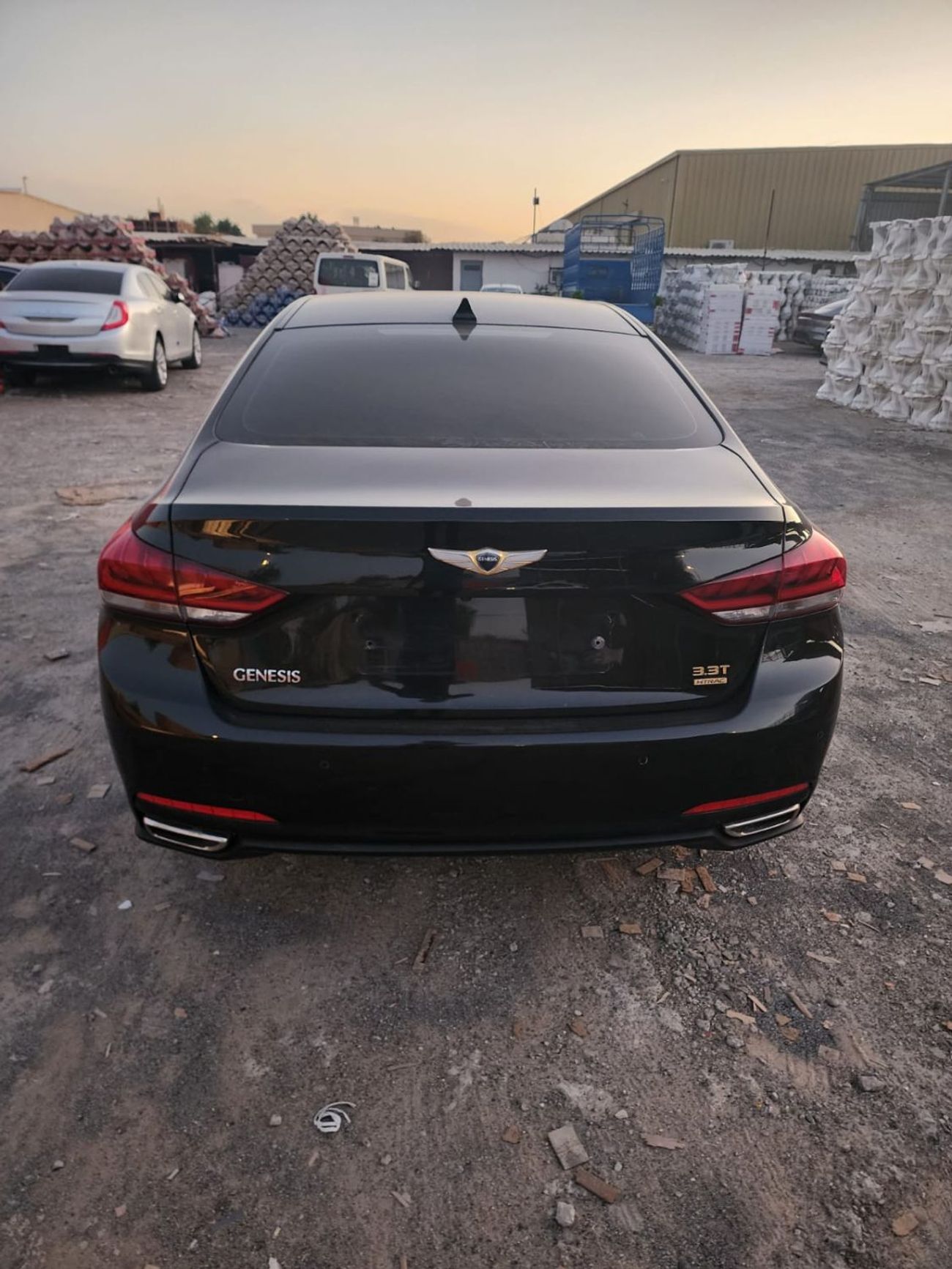 هيونداي جينيسس HYUNDAI GENESIS 2016 FRESH IMPORT WITH LOW MILEAGE