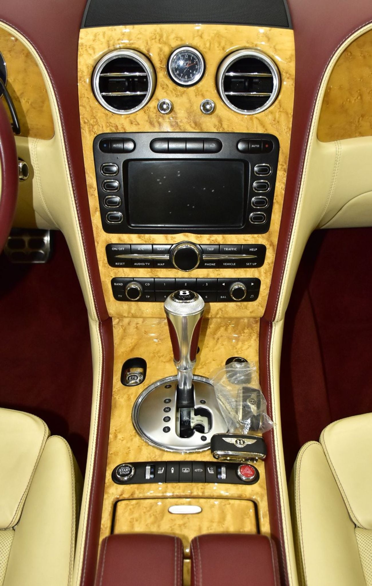 بنتلي فلاينج سبور EXCELLENT DEAL for our Bentley Flying Spur V12 ( 2007 Model ) in Orange Color GCC Specs