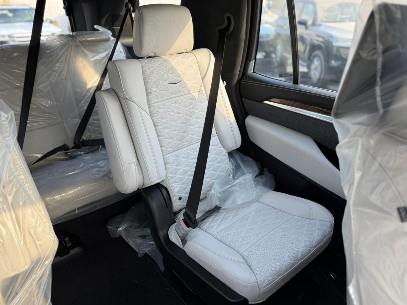 Cadillac Escalade Sport Platinum 6.2L 4WD Cadillac Escalade V8 6.2 L SUV AWD 4 Doors