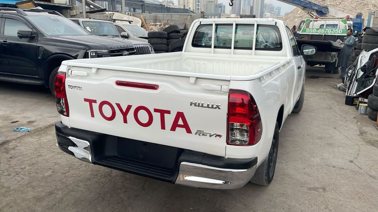 Toyota Hilux diesel 2.4 liter ,right hand drive ,manual gear 2wd