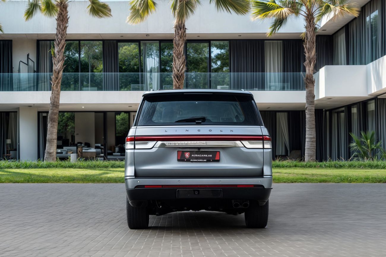 لينكولن نافيجاتور Navigator Presidential | 4,368 P.M | 0% Downpayment | Excellent Condition!