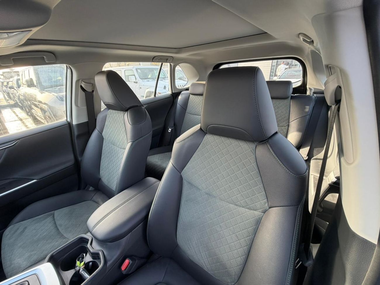 تويوتا راف ٤ Adventure 2.0L Petrol 2024 Export Price @ 93,000 AED