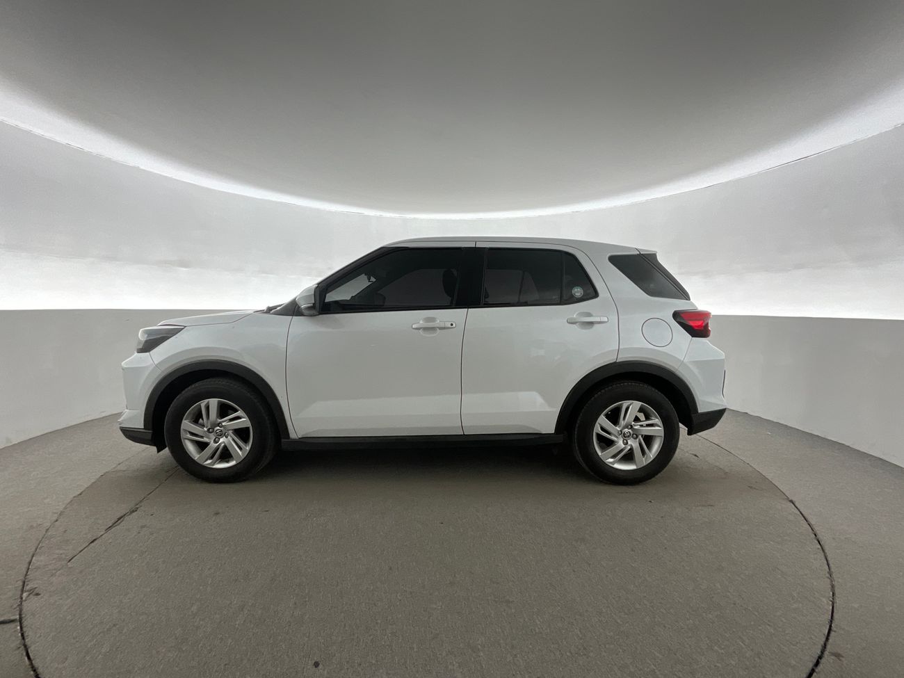 تويوتا ريز E | National Day Celebration | شامل الضمان | 0 ﺪﻔﻋﺓ ﺃﻮﻟﻯ