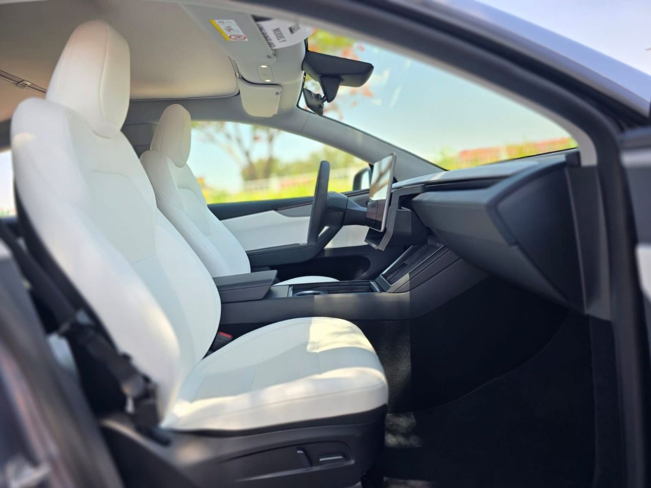 Tesla Model Y LONG RANGE AWD 2025 GCC LOW MILEAGE WITH 8 YEARS TESLA DUBAI AGENCY WARRANTY IN MINT CONDITION
