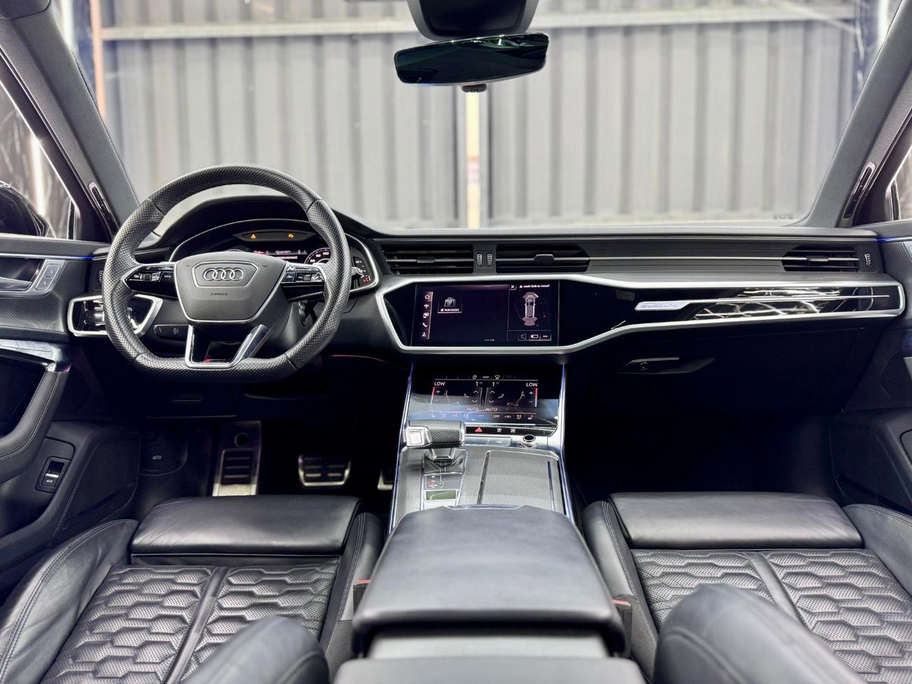 أودي RS6 2023 Audi RS6 Quattro Sportback, Warranty, Fully Loaded, Low Kms, Carbon Fiber Package, 600HP