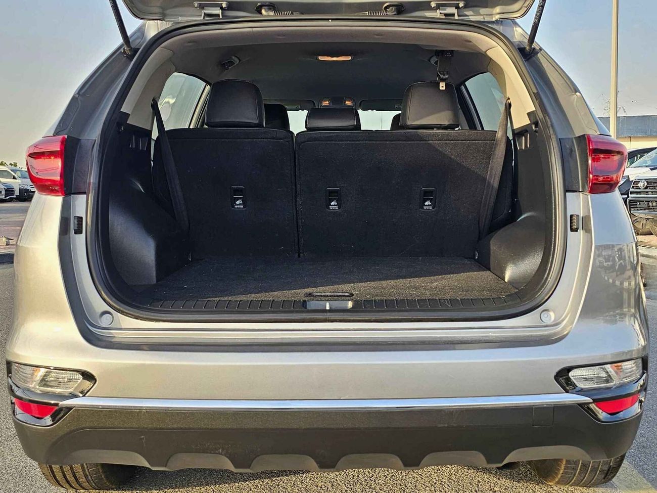 كيا سبورتيج LX AWD/ LEATHER/ DVD CAMERA/ ORG AIRBAG/ LOW MILEAGE/ 682 Monthly/ LOT# 38338