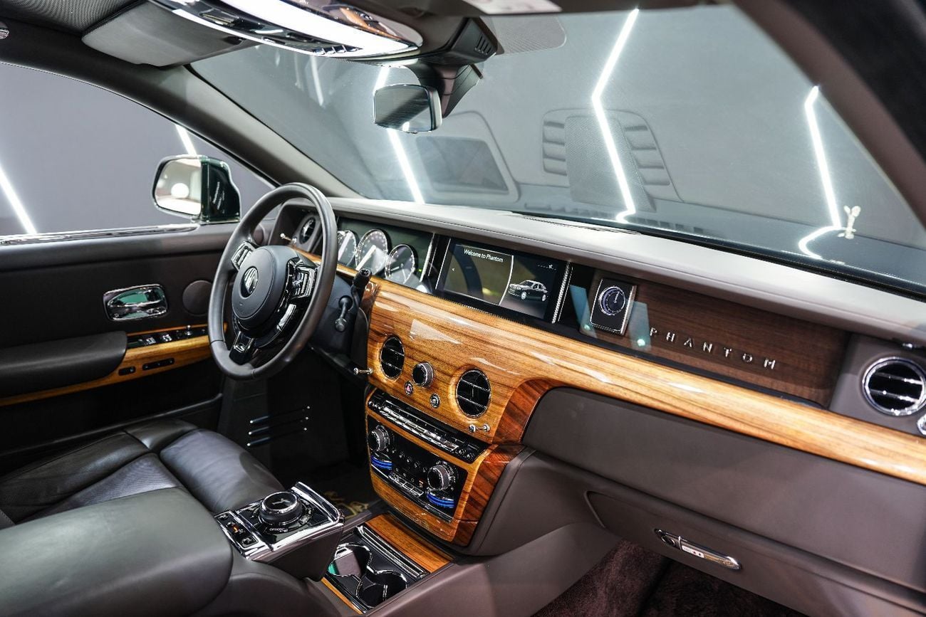رولز رويس فانتوم Std 6.8L Rear-Seat Entertainment, Starlight Headliner, Dealer Extended Warranty!!