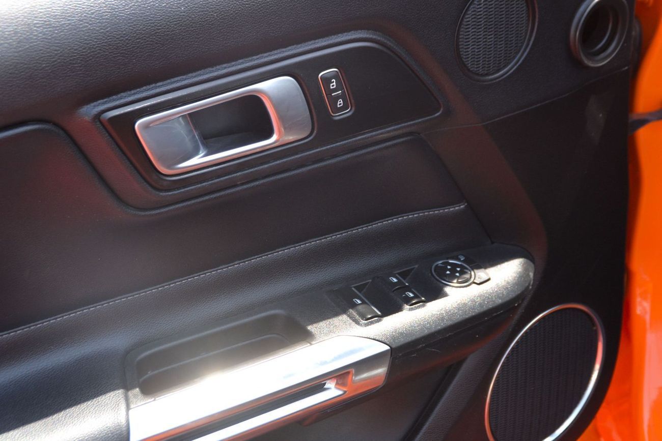 Ford Mustang BEAUTIFUL ORANGE CONVERTIBLE